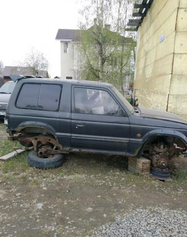 Mitsubishi Pajero 2