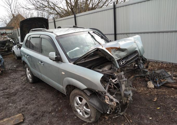 Hyundai Tucson 2005 2.7 crdi A/T бензин в разборе