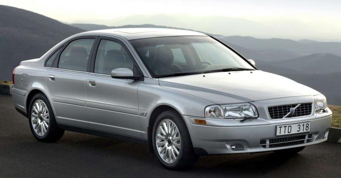 Volvo S80 2002 г 2,9 в разбор