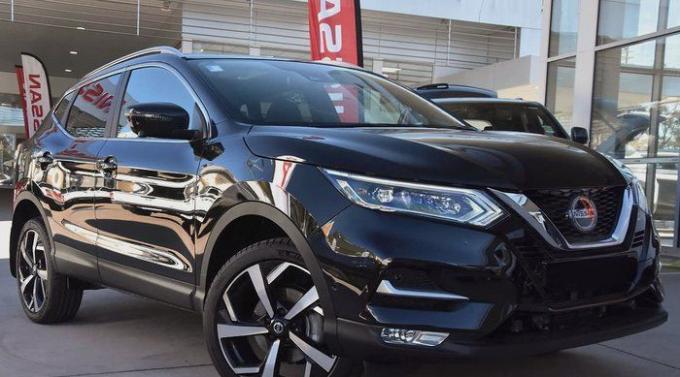 В разборе Nissan Qashqai j11 2.0 АКПП рестайл 2019