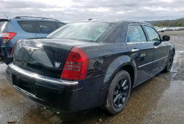 В разборе Chrysler 300C 2007год