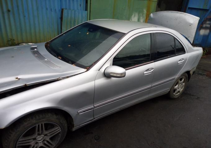 8 Запчасти на Mercedes W203 C230 C240