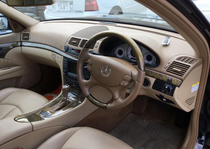 Mercedes E350 W211 разбираем Мерседес