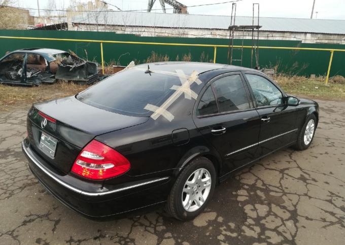 Mercedes E240 W211 разбираем Мерседес