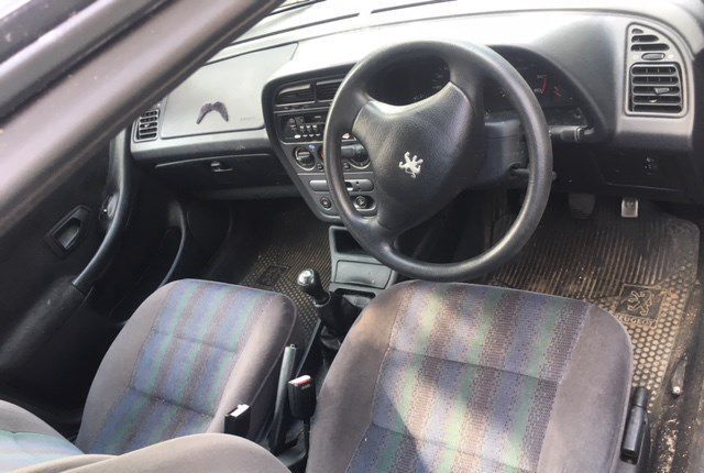 Разбор на запчасти Peugeot 306