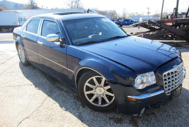 Автомобиль в разборе: Chrysler 300C 2004-2011