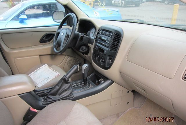 Разбор на запчасти Ford Escape 2001-2006