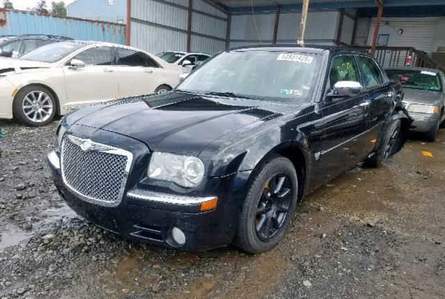 В разборе Chrysler 300C 2007год