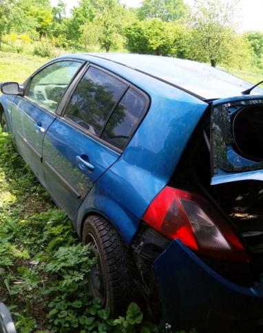 Renault Megane 1.5мт, 2003, хетчбэк, битый