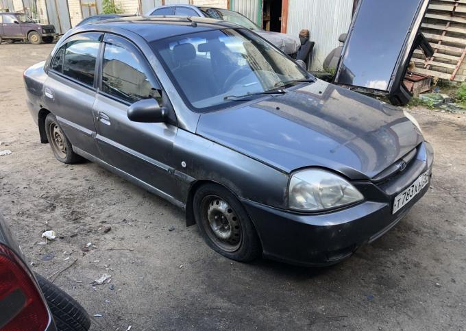 В разборе Kia Rio