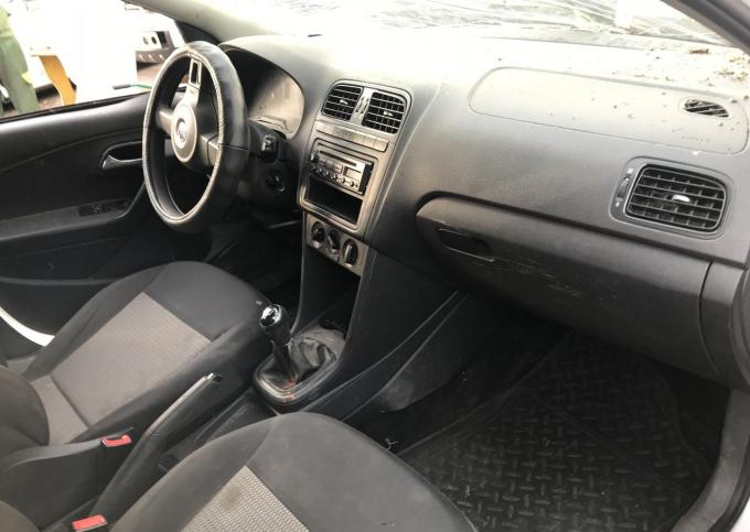 Volkswagen Polo 2013гв 1.6л по запчастям