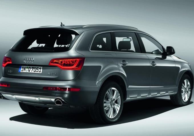 В разборе Audi Q7 (2009 - 2015)