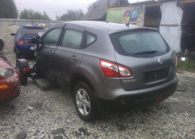 Автомобиль в разборе: Nissan Qashqai J10E 2013