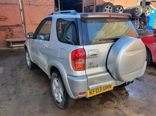 Toyota Rav 4 2004 г по запчастям