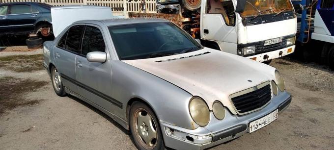 Мерседес W210 Mercedes W210 E 00-02г