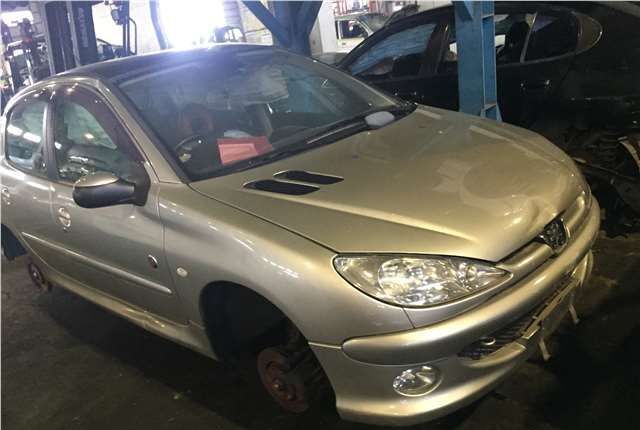 Разбор на запчасти Peugeot 206