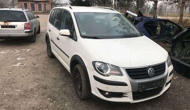 Volkswagen Cross Touran 2009г на запчасти