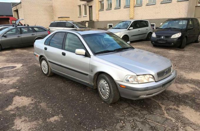 Volvo S40 2003 г на запчасти