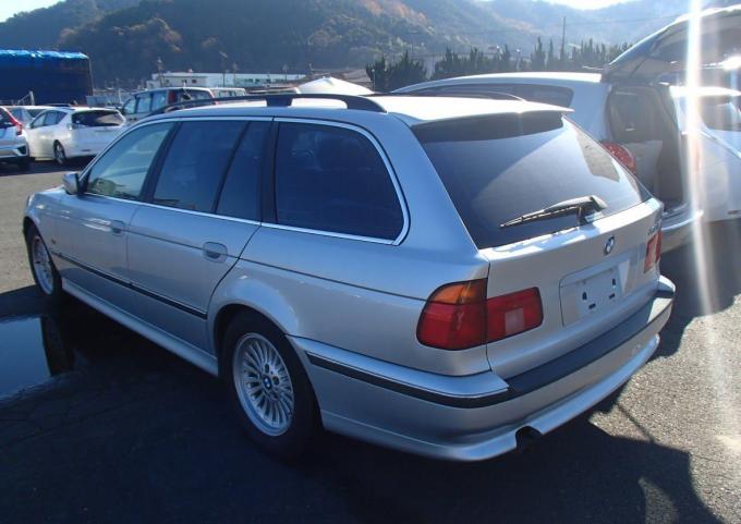 BMW 5 E39 Touring из Японии на разбор