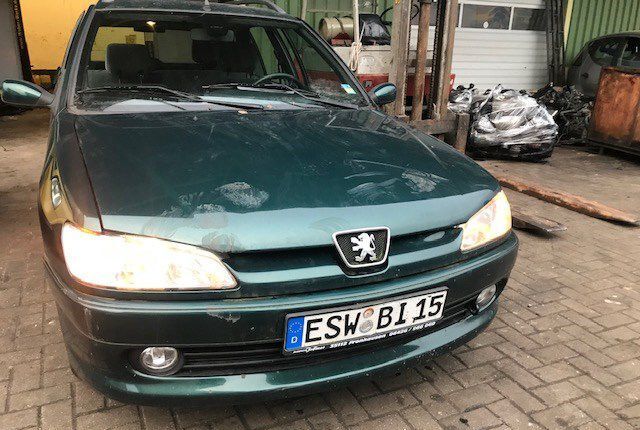 Разбор на запчасти Peugeot 306