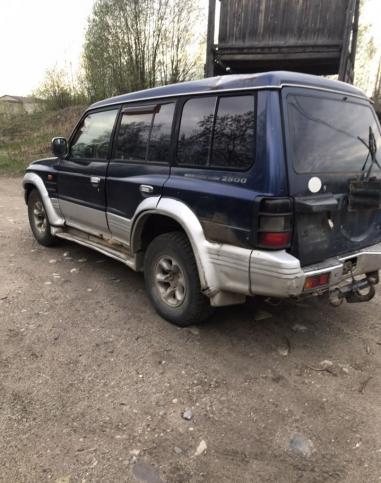 В разборе mitsubishi pajero 2