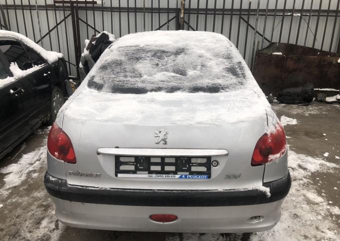 Peugeot 206. 1,4. МКПП