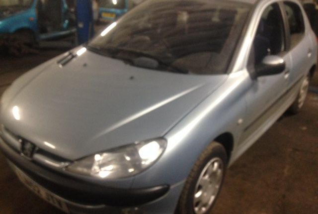 Разбор на запчасти Peugeot 206