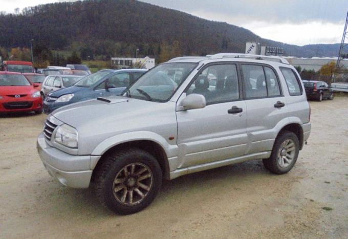 Suzuki Grand Vitara 2004г. на запчасти