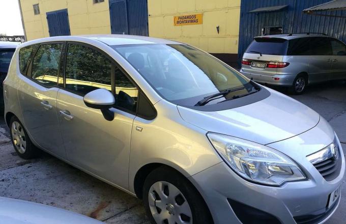 Opel Meriva B 2011 г. на запчасти