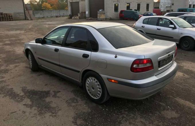 Volvo S40 2003 г на запчасти