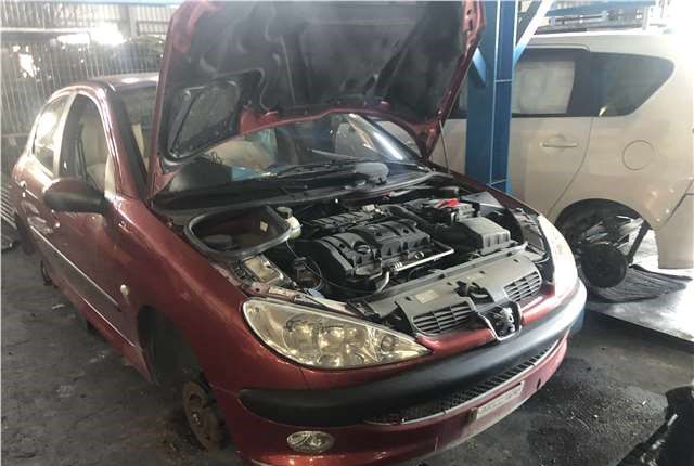 Разбор на запчасти Peugeot 206