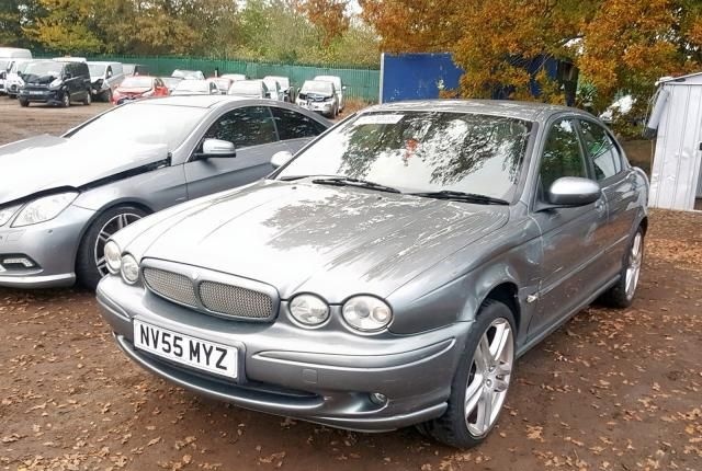 В разборе Jaguar X-type