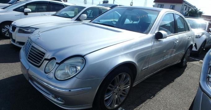 Автомобиль на запчасти Mercedes Benz W211 5.0