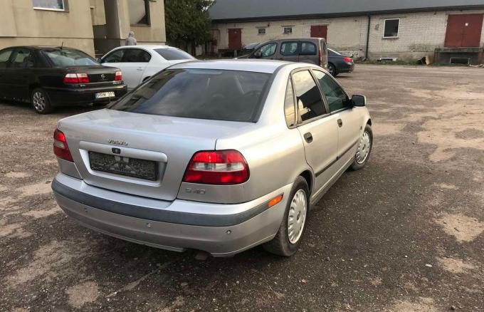 Volvo S40 2003 г на запчасти