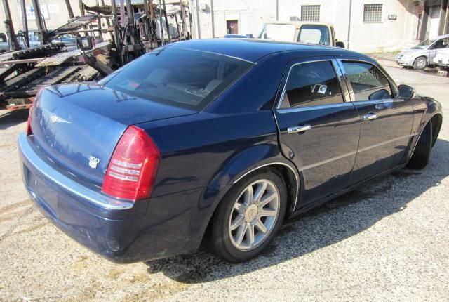 Автомобиль в разборе: Chrysler 300C 2004-2011