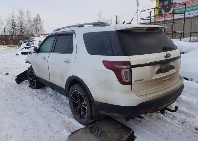 Ford Explorer V 3.5 ат 2013 г