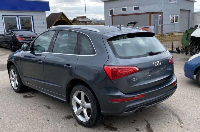 Audi Q5 2011 г на запчасти