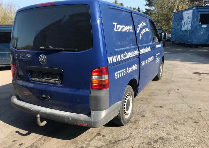 Разбор на запчасти Volkswagen Transporter 5 2003-2