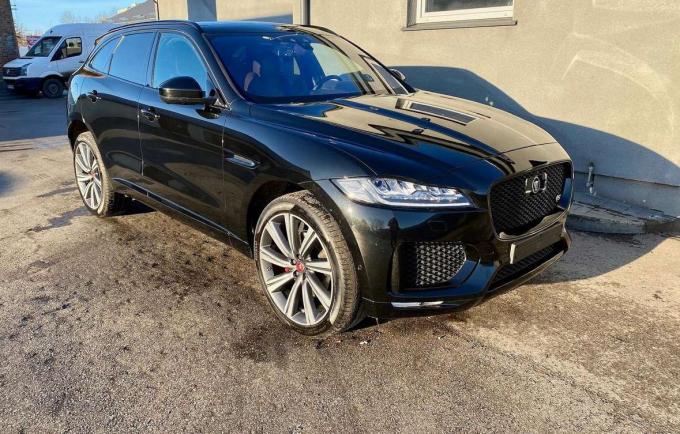 Jaguar F-Pace 2017 г на запчасти