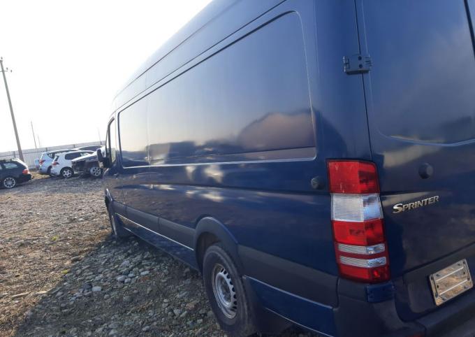 Mercedes Sprinter 313 2.2 D 2013 г на запчасти