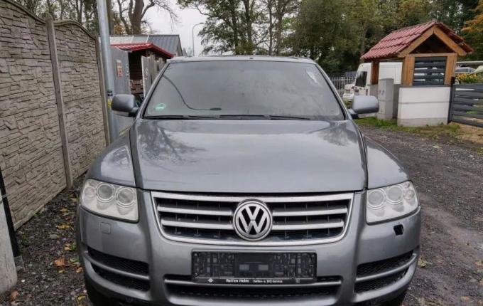 В разборе Volkswagen Touareg