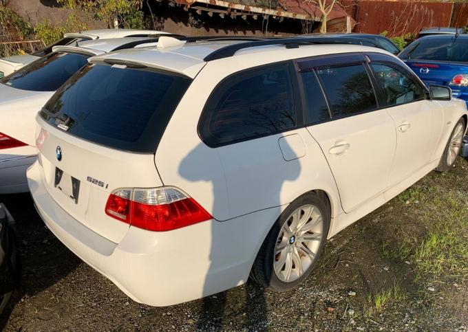 В разборе BMW 525I E61