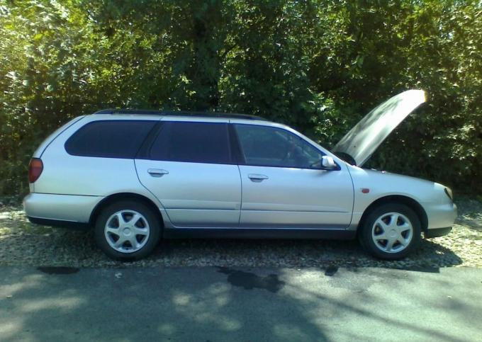 Nissan Primera P11