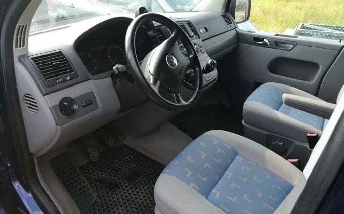 Volkswagen Multivan T5 2005 г на запчасти