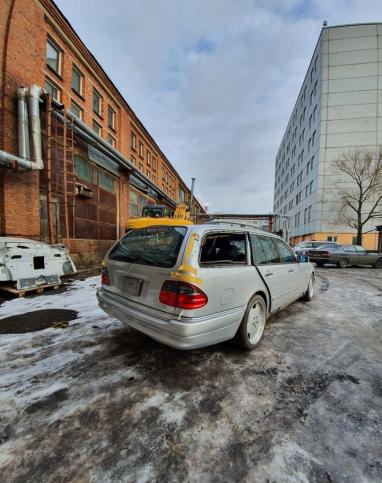 В разбор Mercedes W210 E320 AMG пакет Из Японии