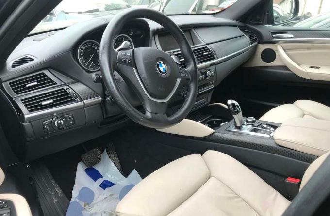 Bmw X6M E71 2011 г на запчасти