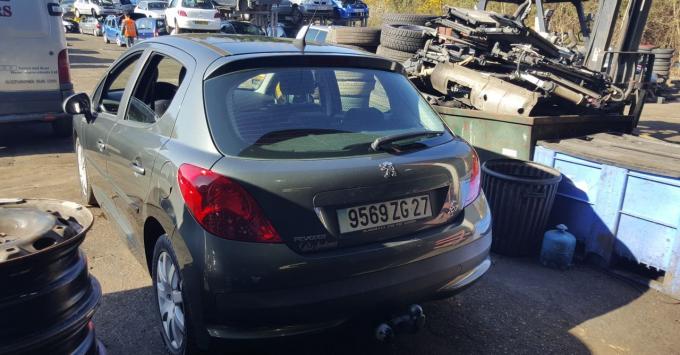 Автомобиль в разборе: Peugeot 207