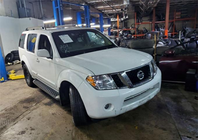 Разбор на запчасти Nissan Pathfinder