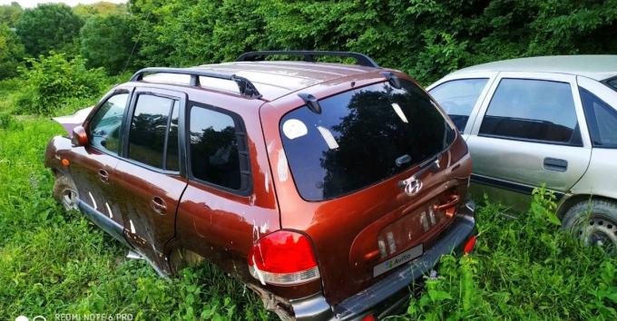 Hyundai Santa Fe 2.7AT, 2001, битый, 140000км