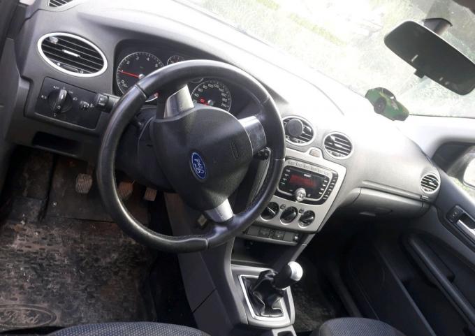 Ford Focus 1.8мт, 2007, битый, 135000км